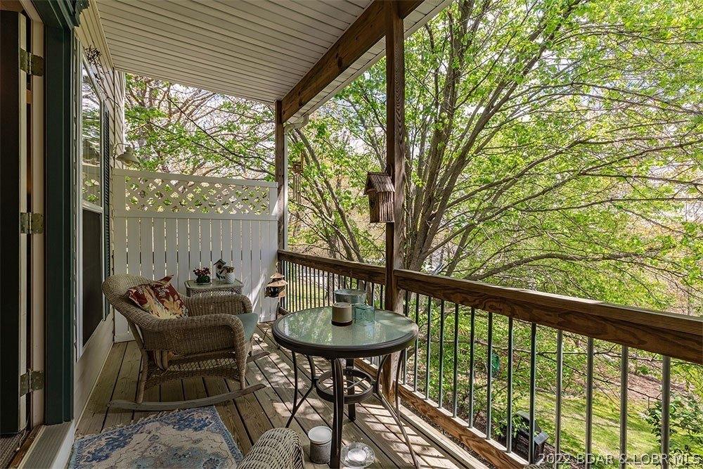 Red Barn Rd, Osage Beach, MO 65065