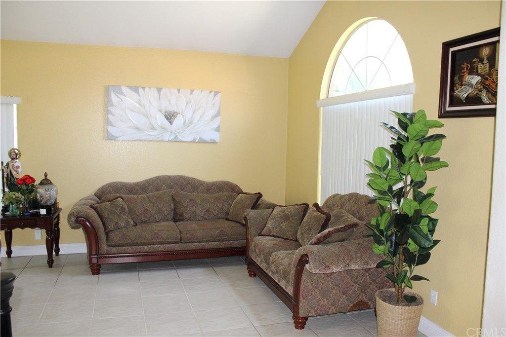 Bruin Dr, Riverside, CA 92507