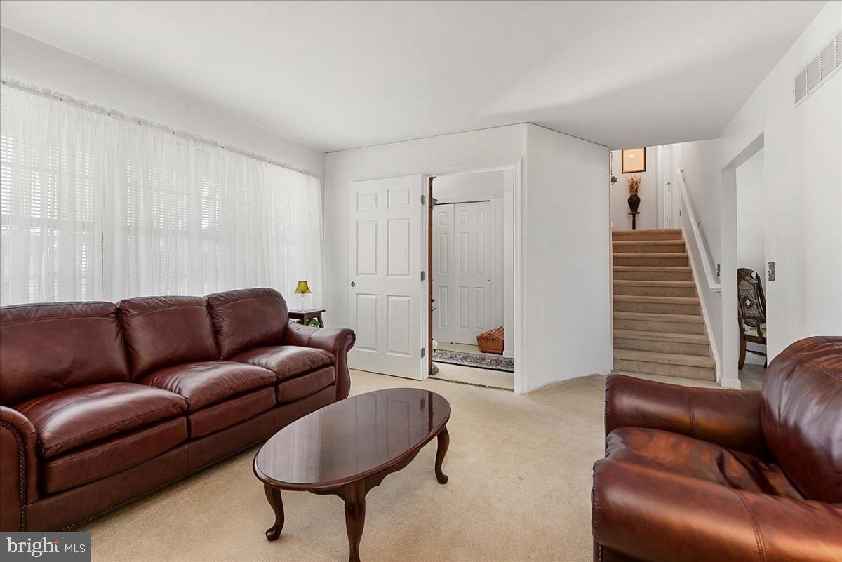Pine St, Ocean View, DE 19970
