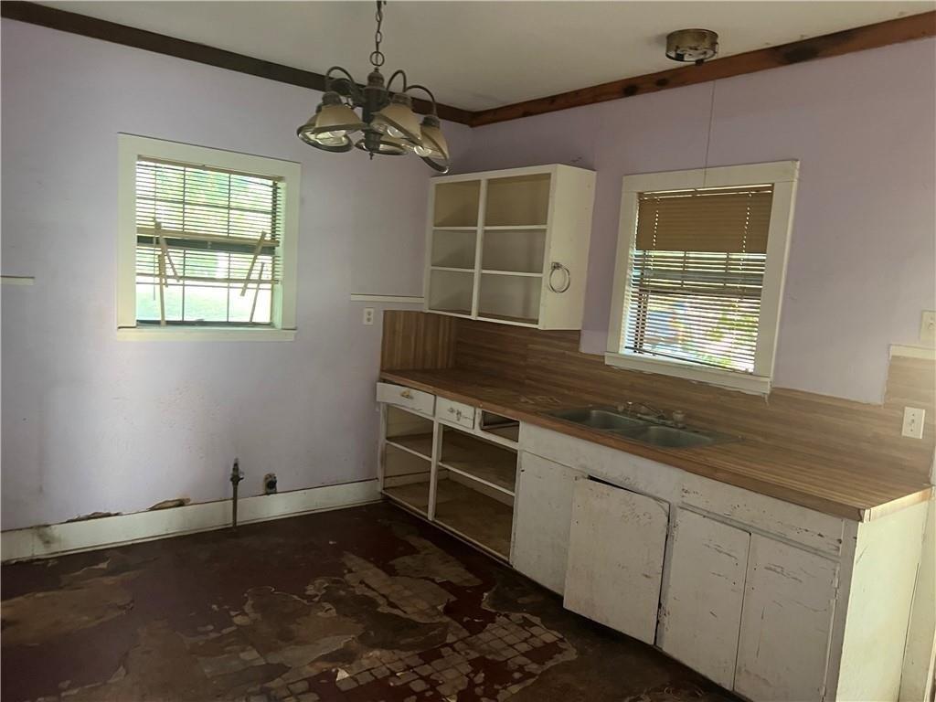 E Kennedy St, Beeville, TX 78102
