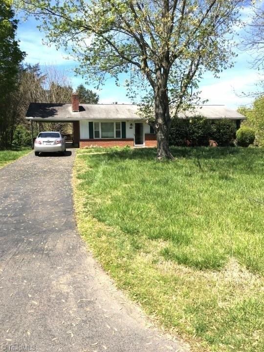 Cash Dr, Winston Salem, NC 27107