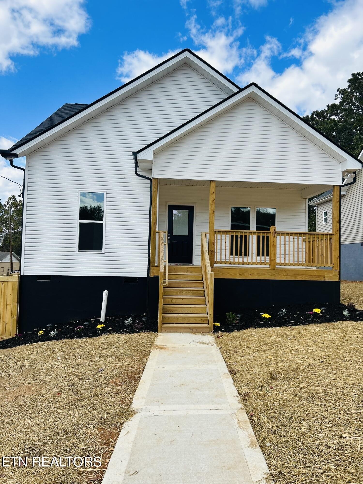 Lay Ave, Knoxville, TN 37914