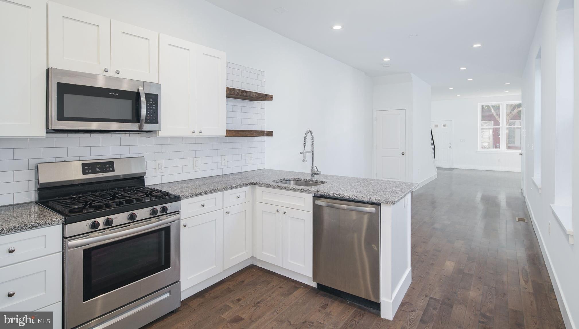 N 28th St, Philadelphia, PA 19121