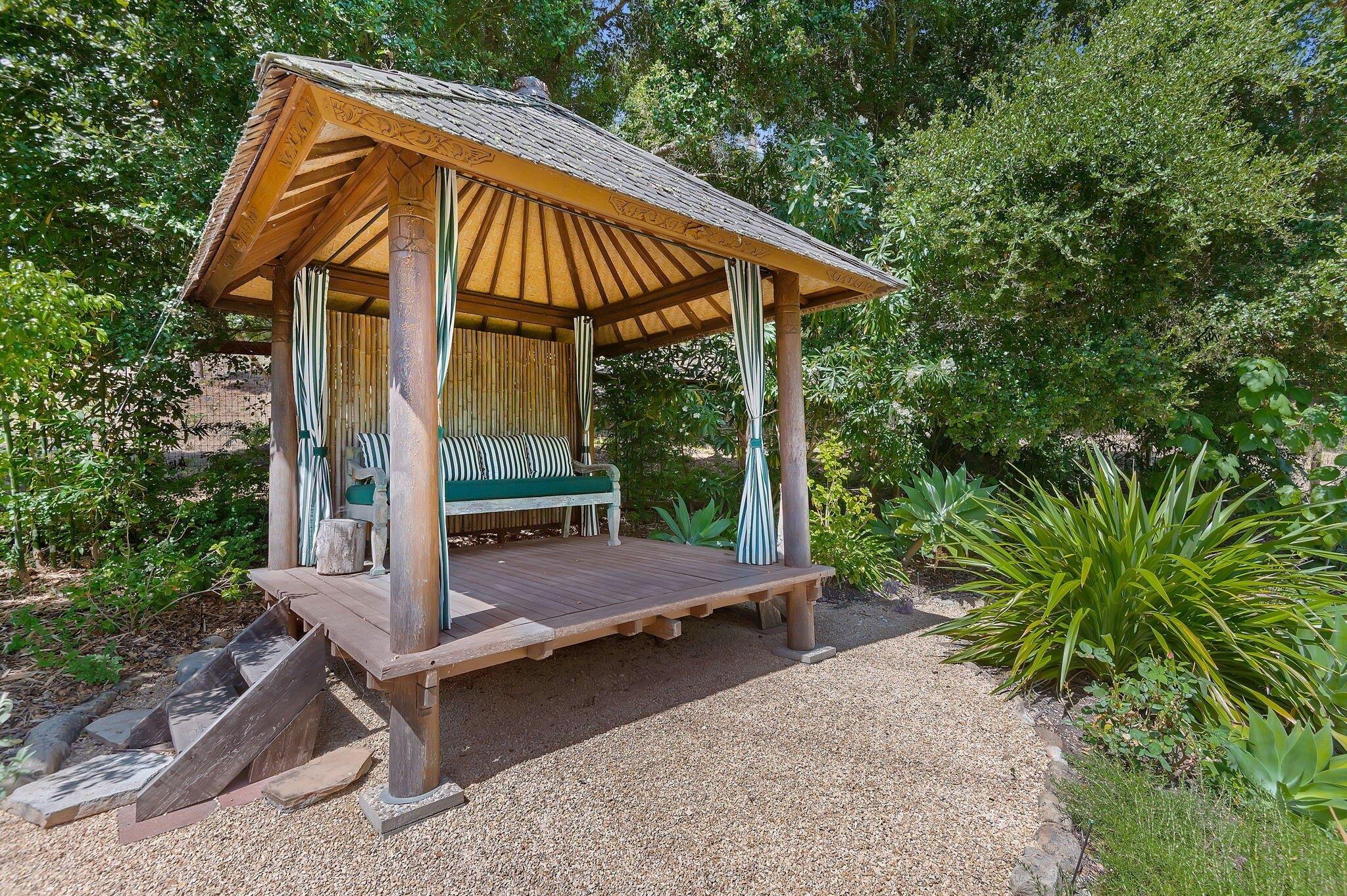 Stanwood Dr, Santa Barbara, CA 93103