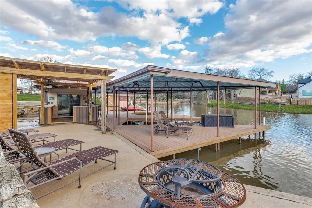 Seminole Dr, Gainesville, TX 76240