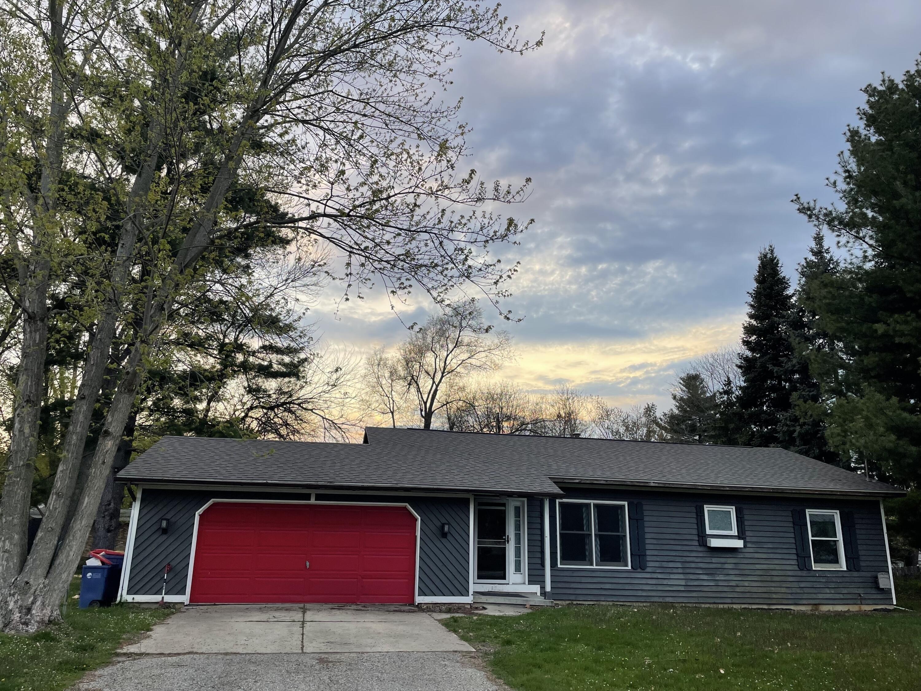 Joan Ave Ne, Grand Rapids, MI 49505