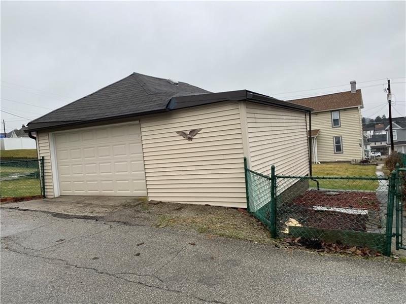 Washington St, Mount Pleasant, PA 15666
