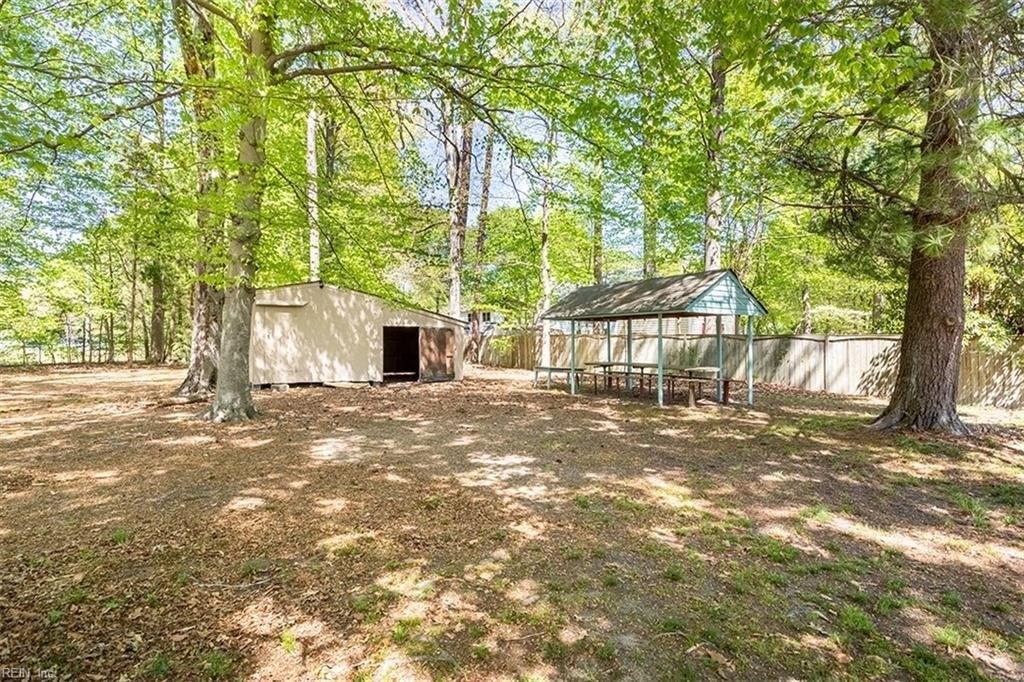 Harwood Dr, Yorktown, VA 23692