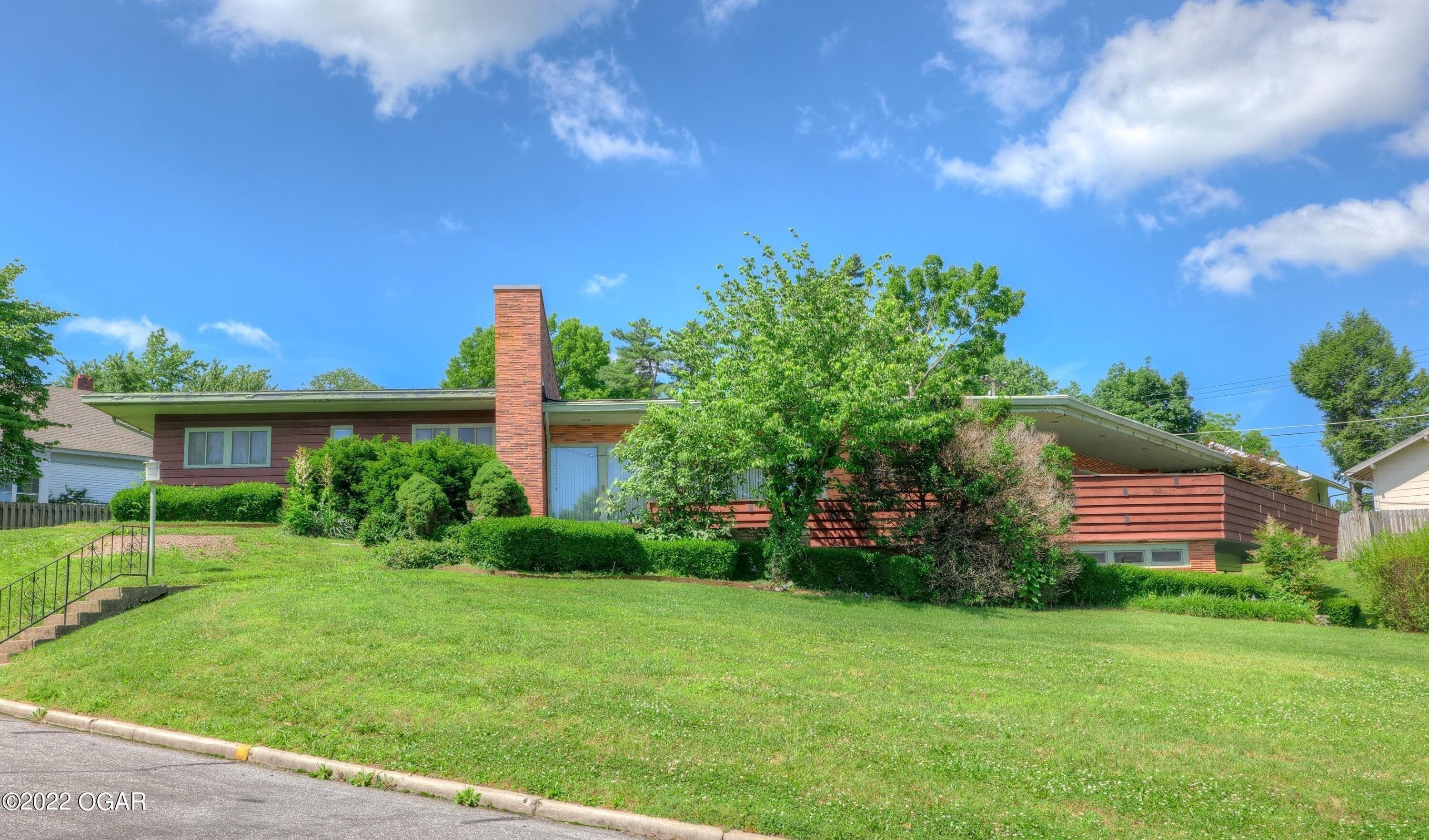 N Pearl Ave, Joplin, MO 64801