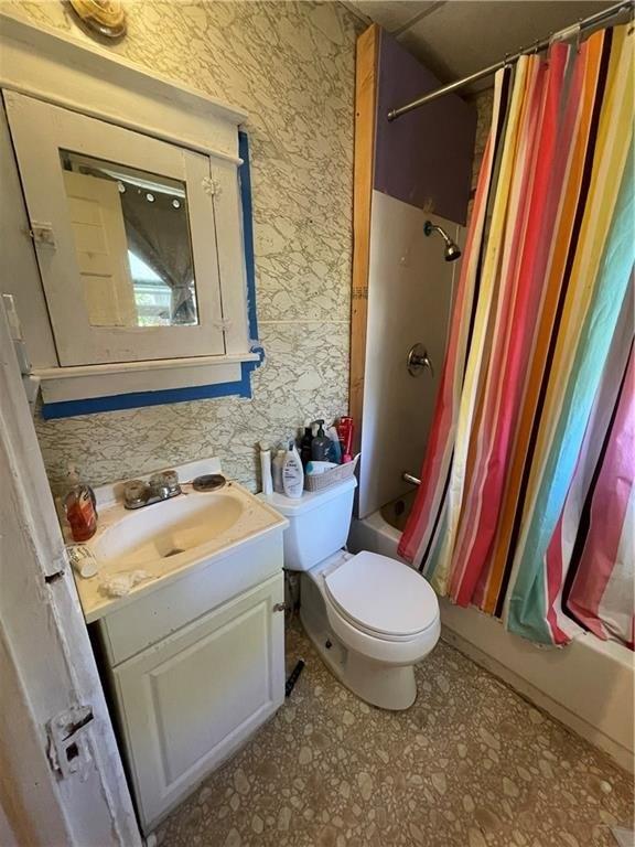 E 9th St, Erie, PA 16503