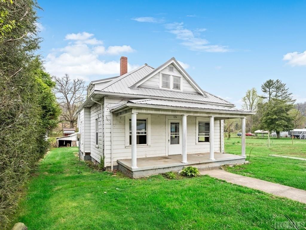 Main St, Brevard, NC 28712