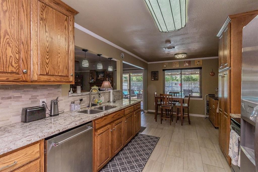 Suncrest Ct, North Richland Hills, TX 76180