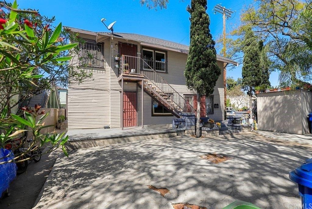 Woodlawn Ave, Los Angeles, CA 90011