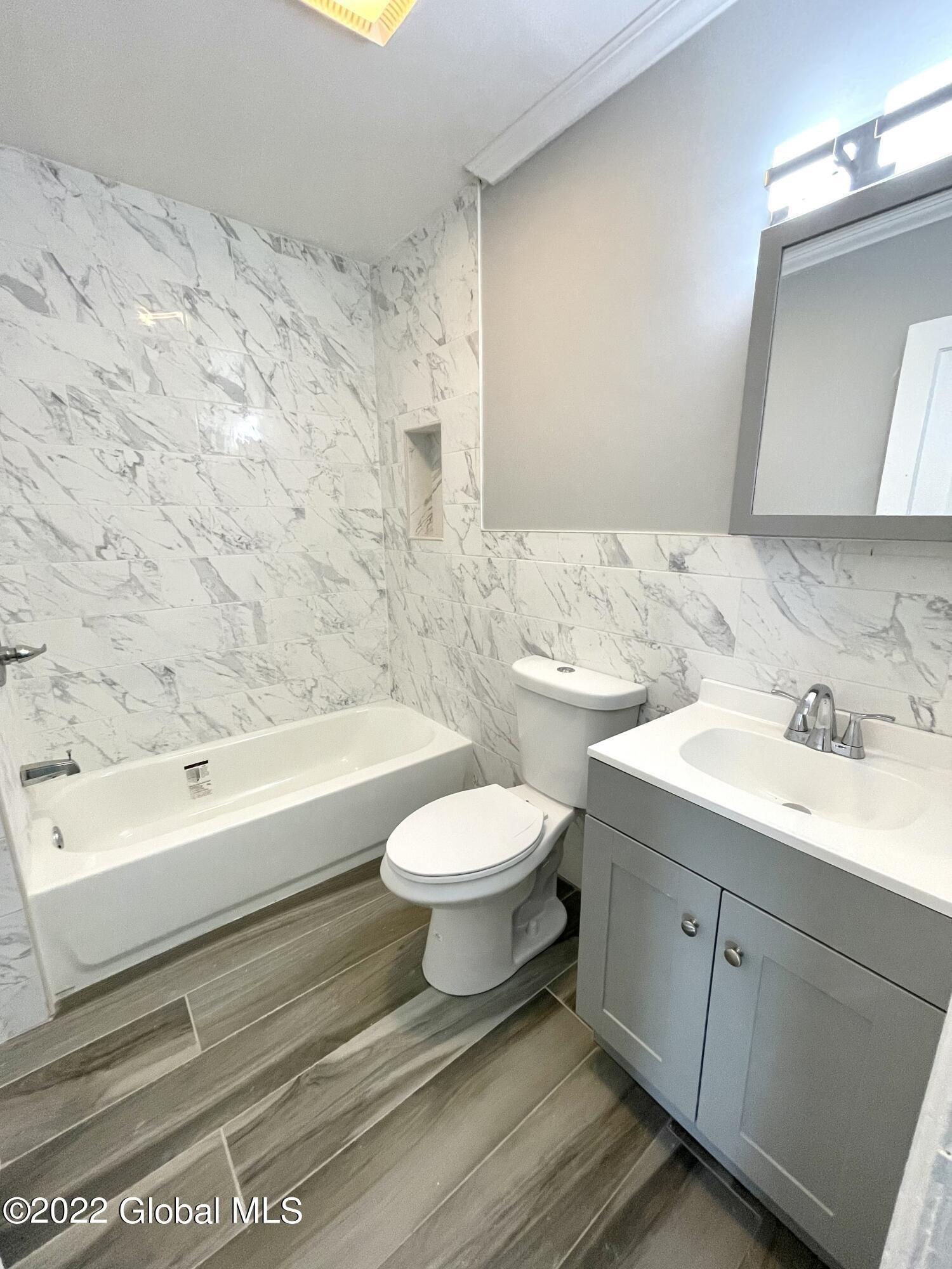 Linden St, Schenectady, NY 12304