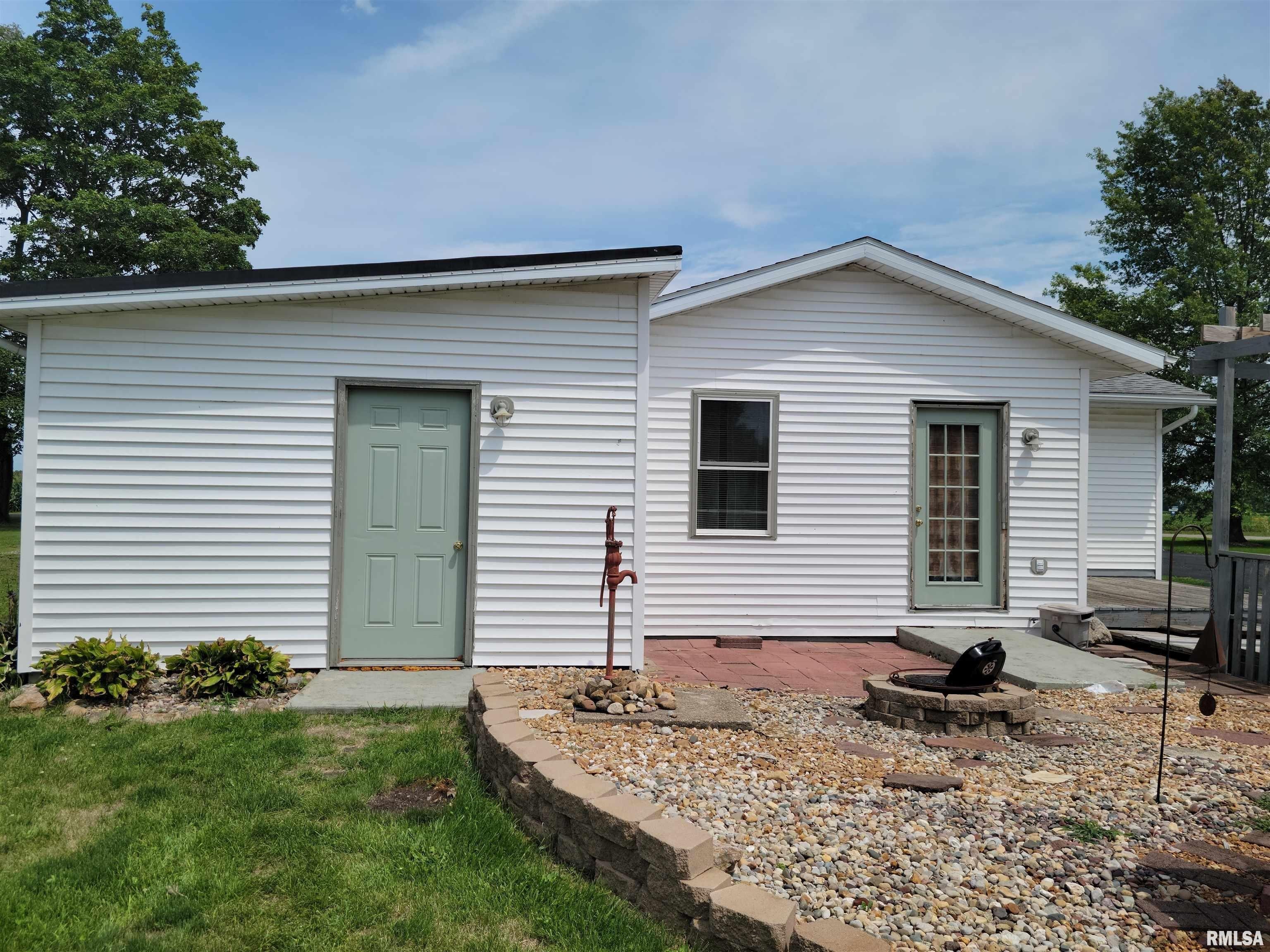 N 20th Ave, Canton, IL 61520