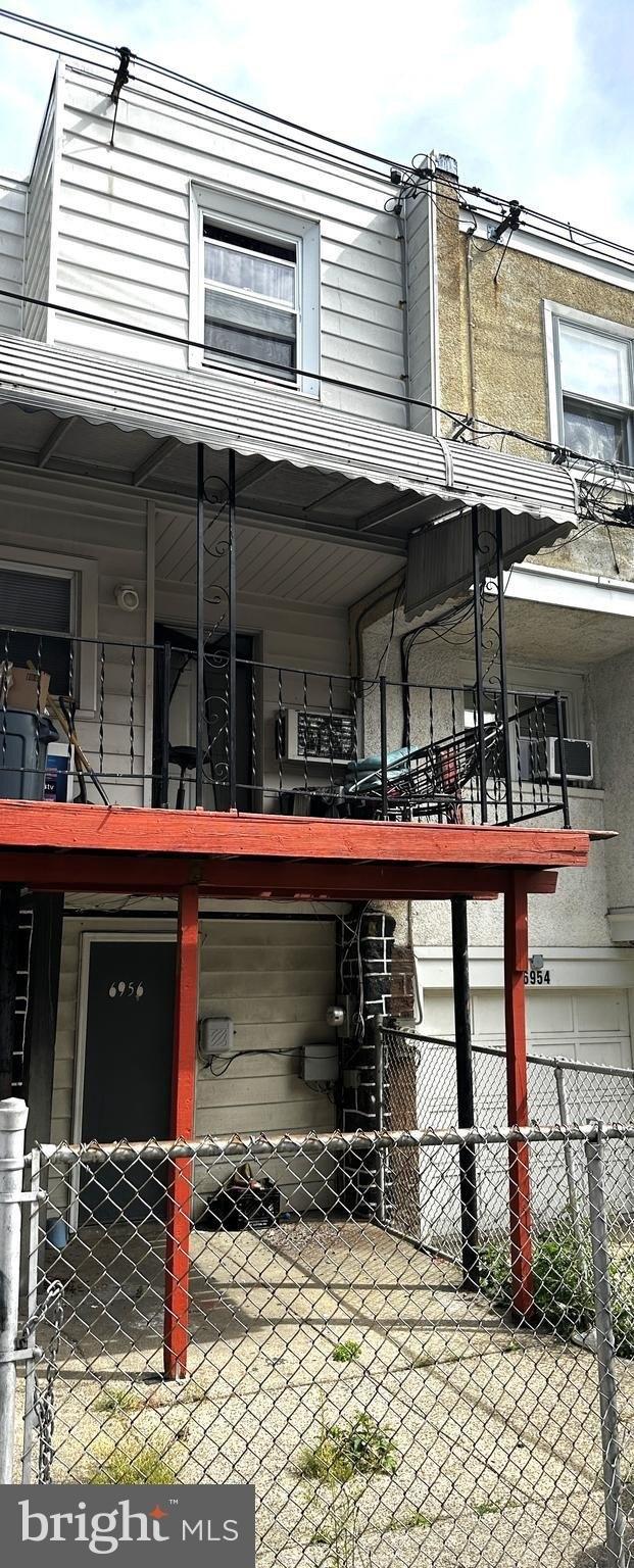 Clinton Rd, Upper Darby, PA 19082