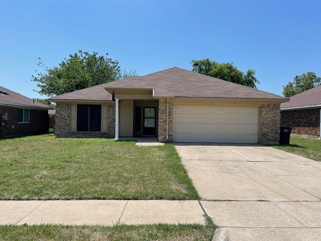 Country Creek Ln, Fort Worth, TX 76123