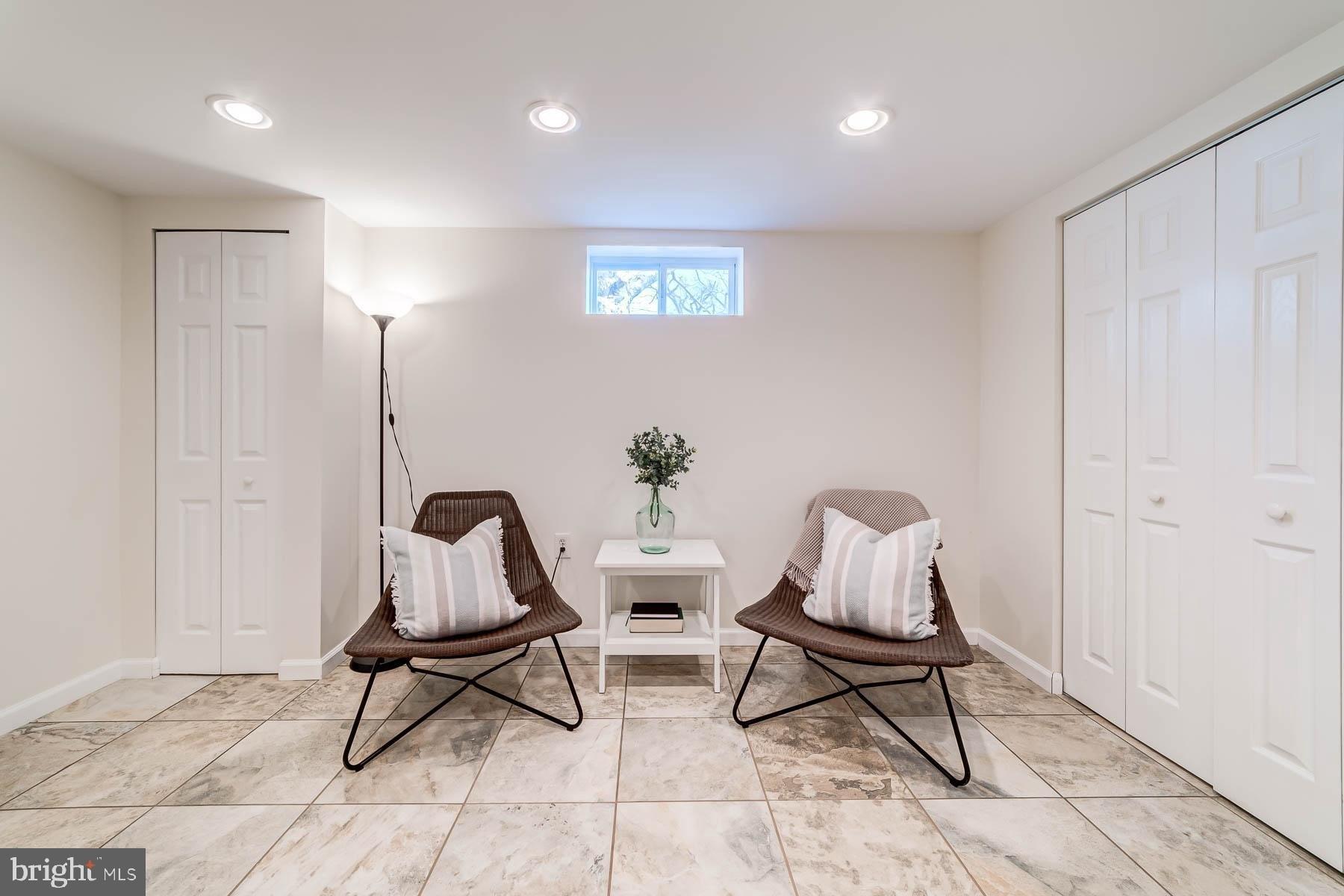 S Troy St, Arlington, VA 22206