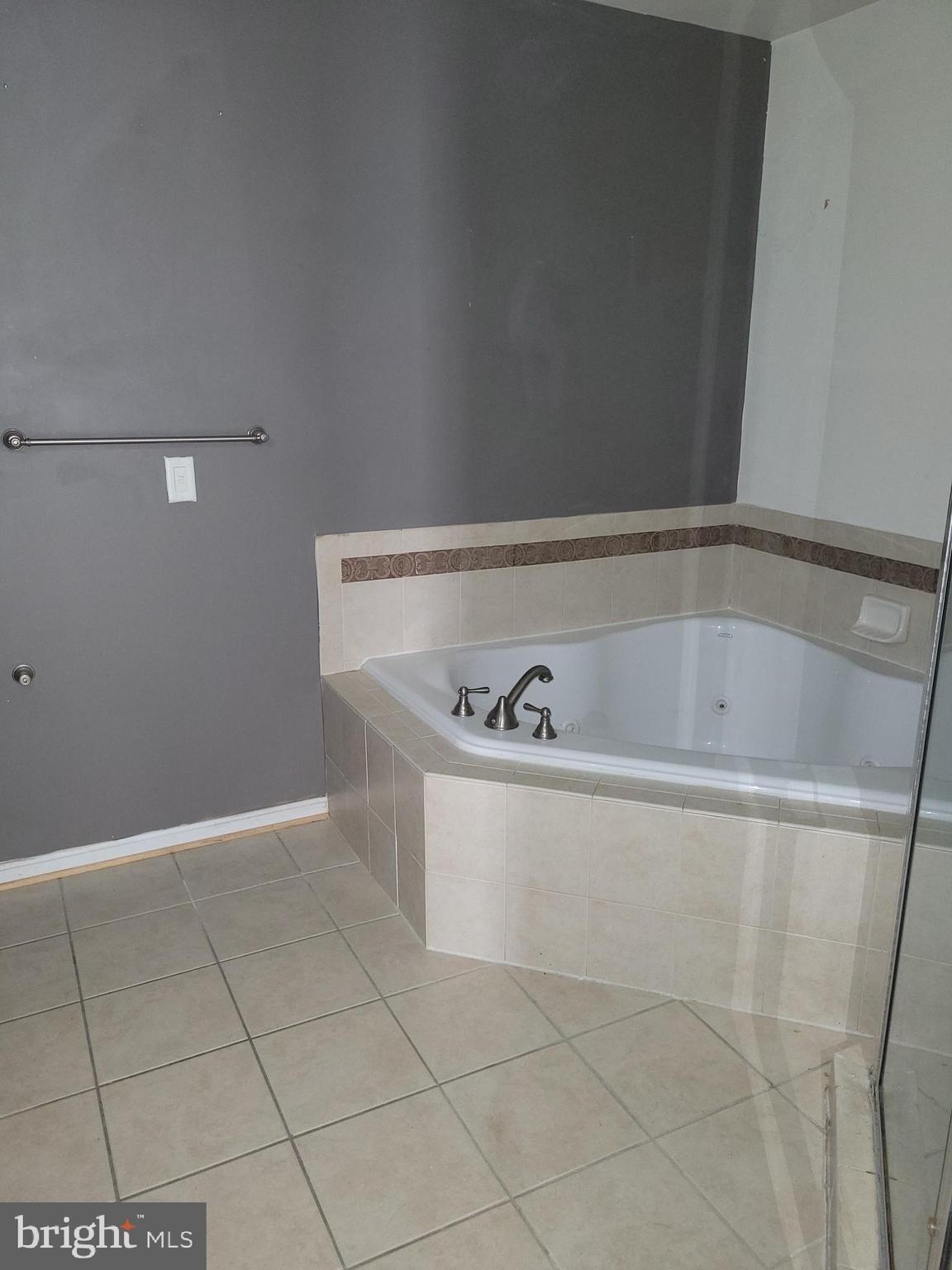 Castle Pines Ln, Waldorf, MD 20602