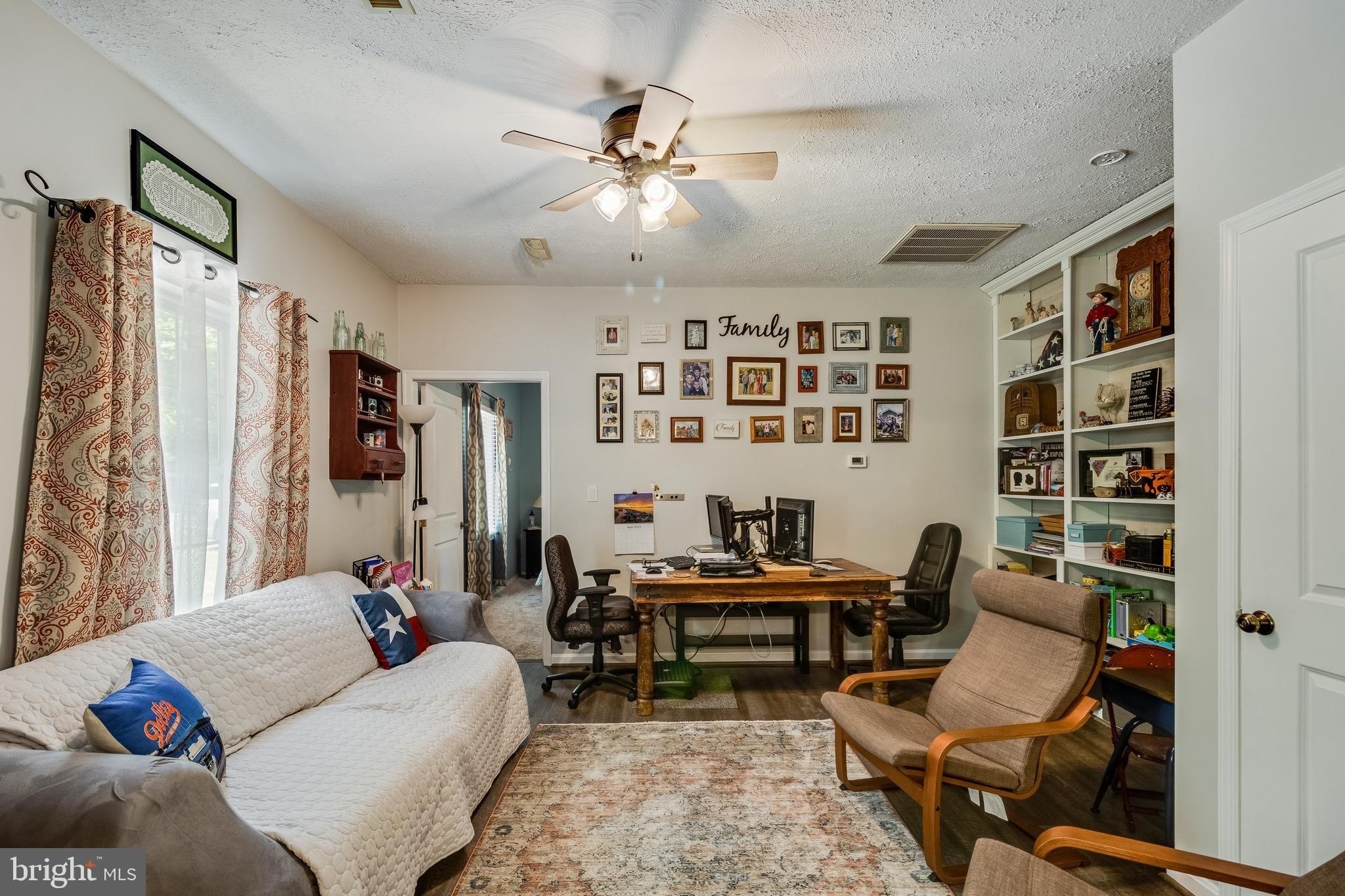 Holly Ln, Mechanicsville, MD 20659