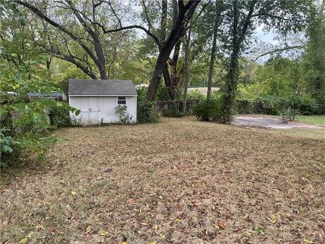 Oak St, Kansas City, MO 64114