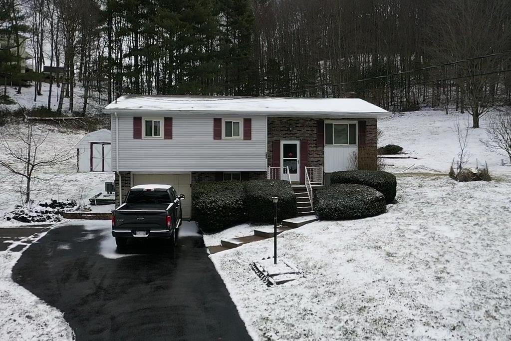 Sue Ln, Daniels, WV 25832