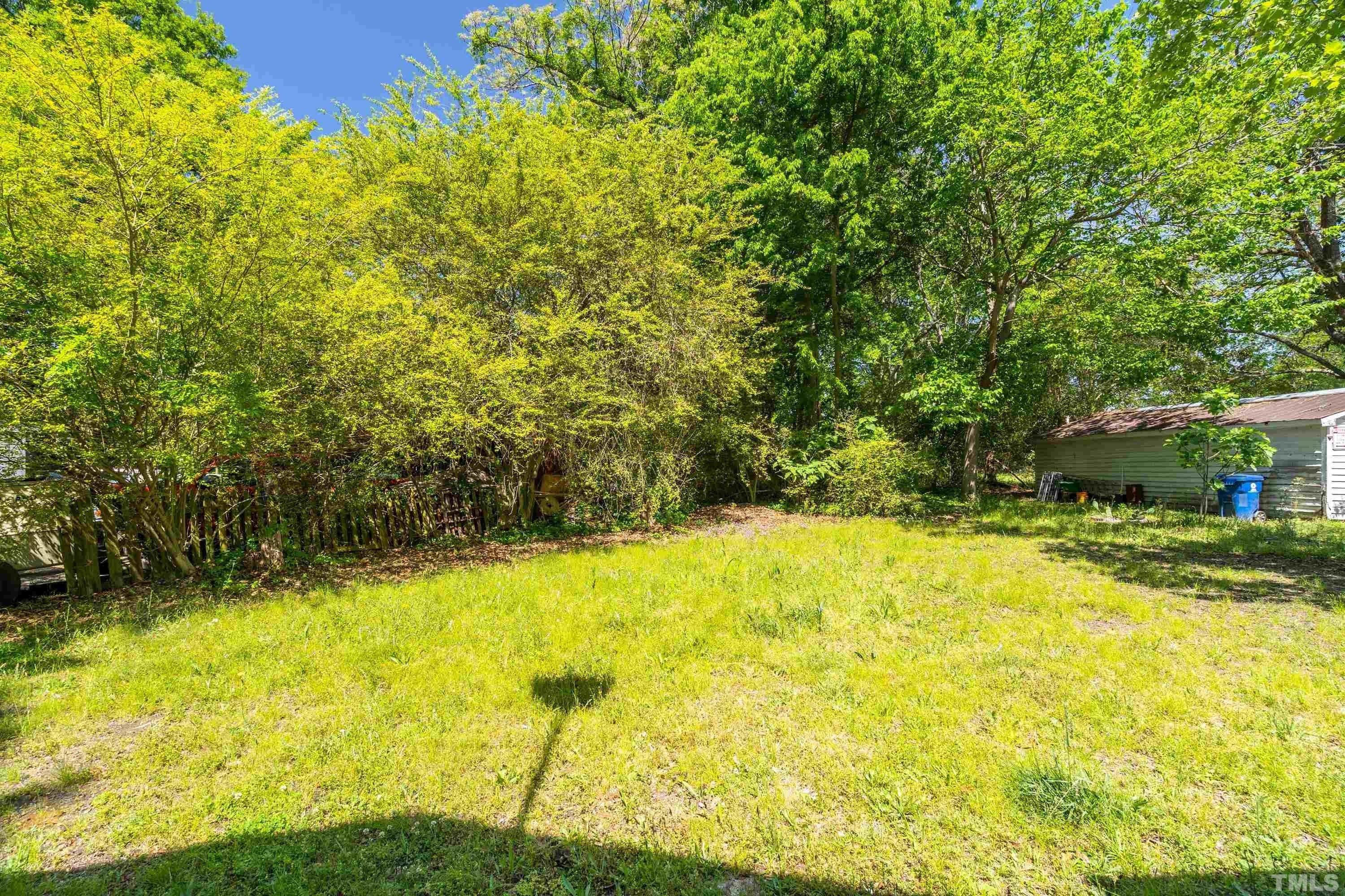 N Center St, Selma, NC 27576