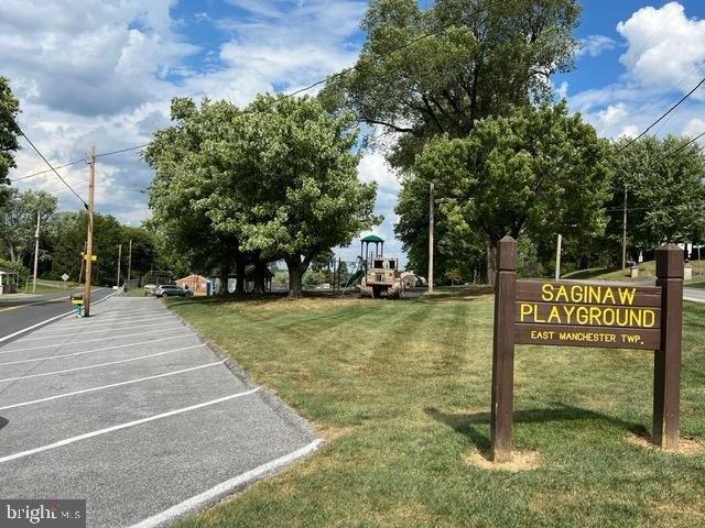2nd St, Mount Wolf, PA 17347