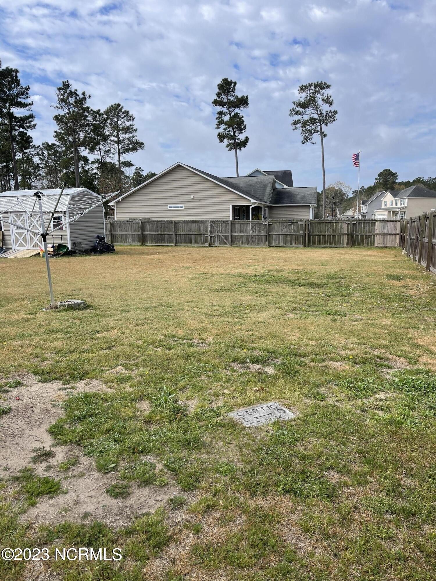 Silver Ct, Richlands, NC 28574