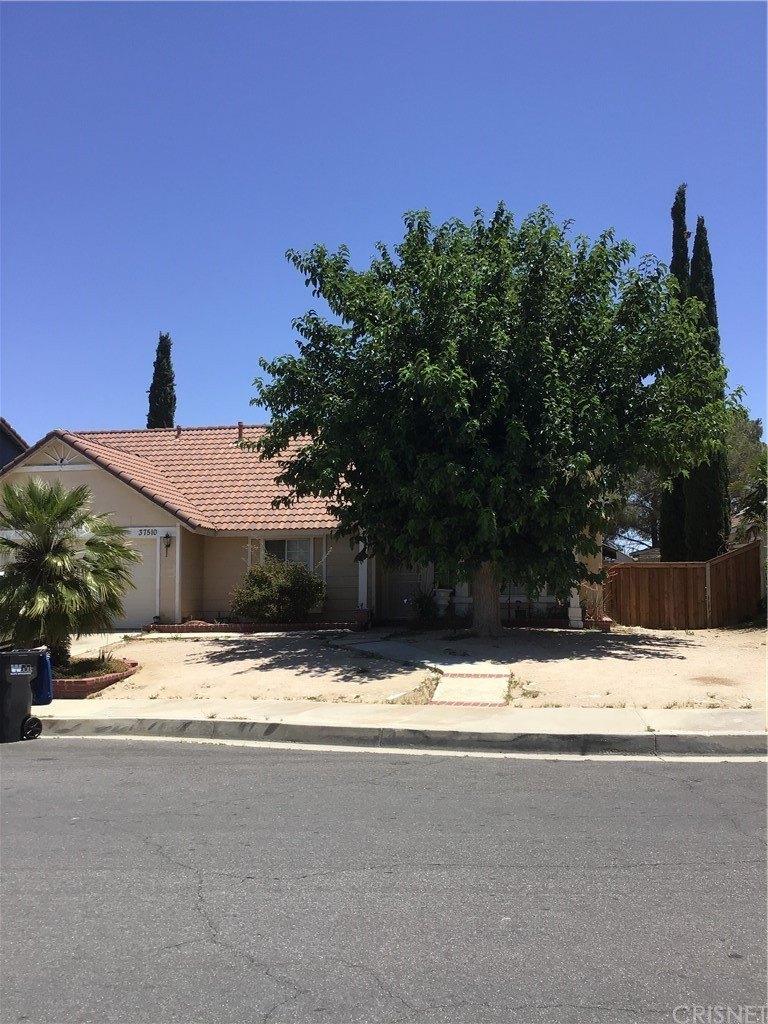 Larchwood Dr, Palmdale, CA 93550