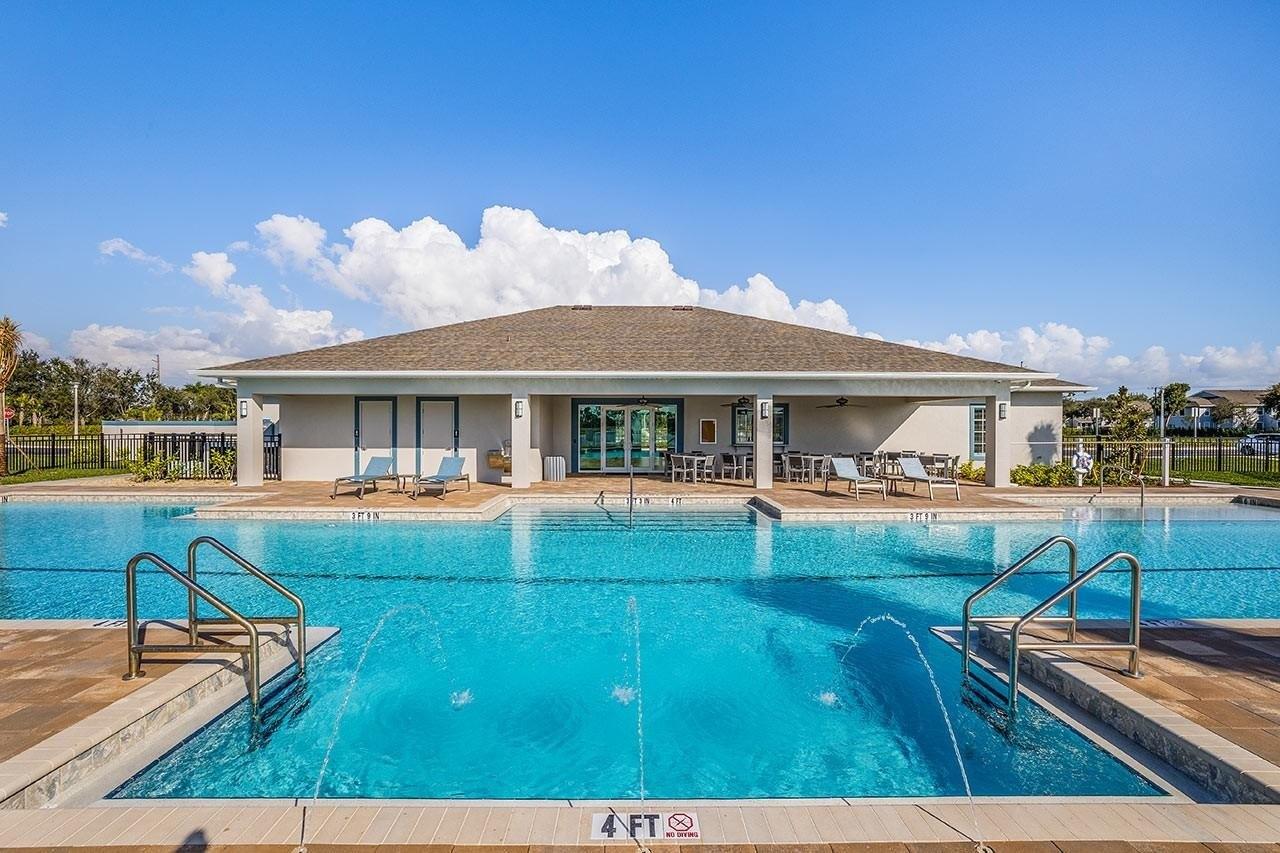 Wildflower Cir, Naples, FL 34119