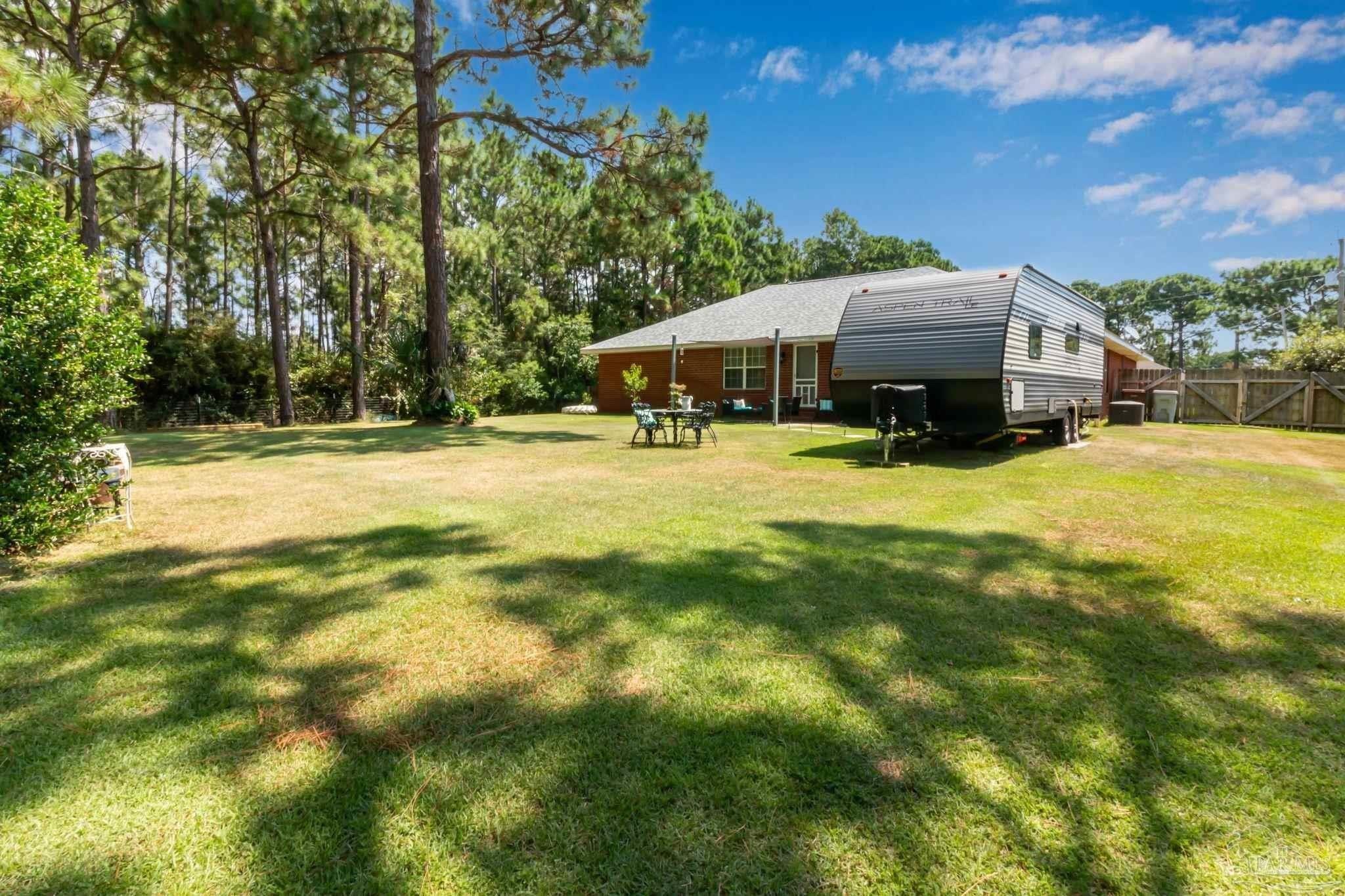 Cardinal Ln, Navarre, FL 32566