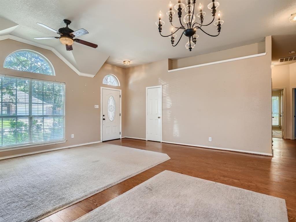 Branch Hollow Ln, Arlington, TX 76001