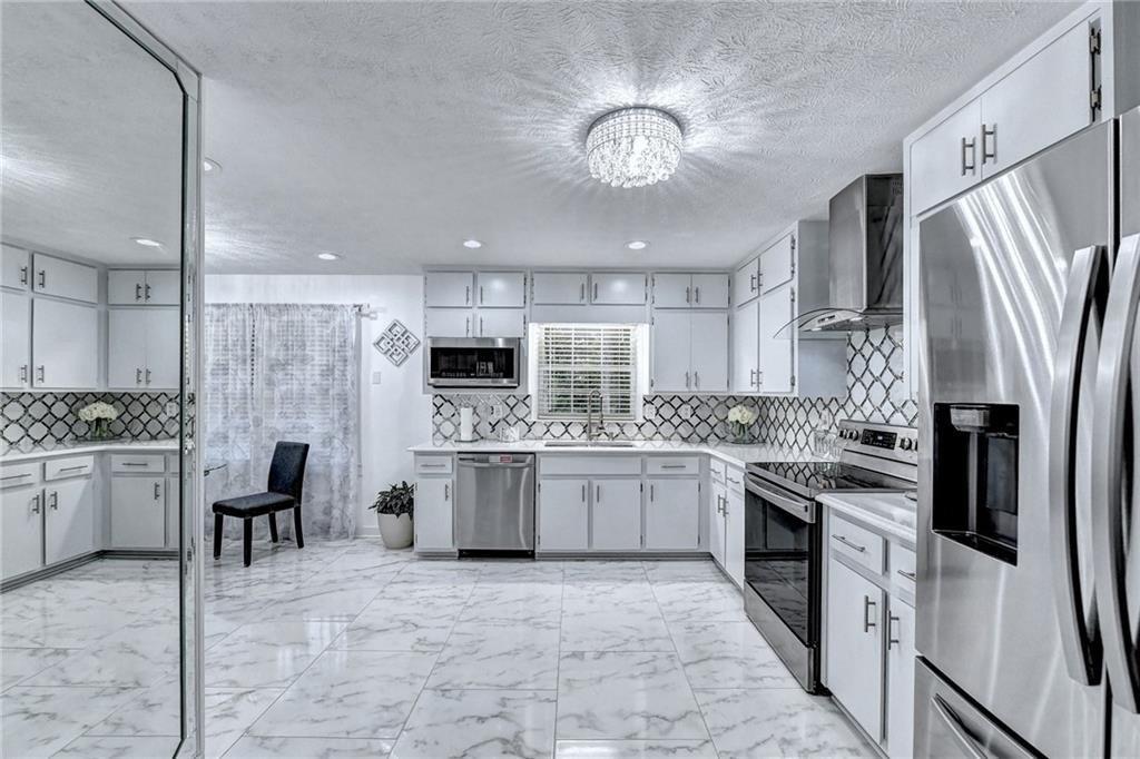 Greg Dr Sw, Lilburn, GA 30047