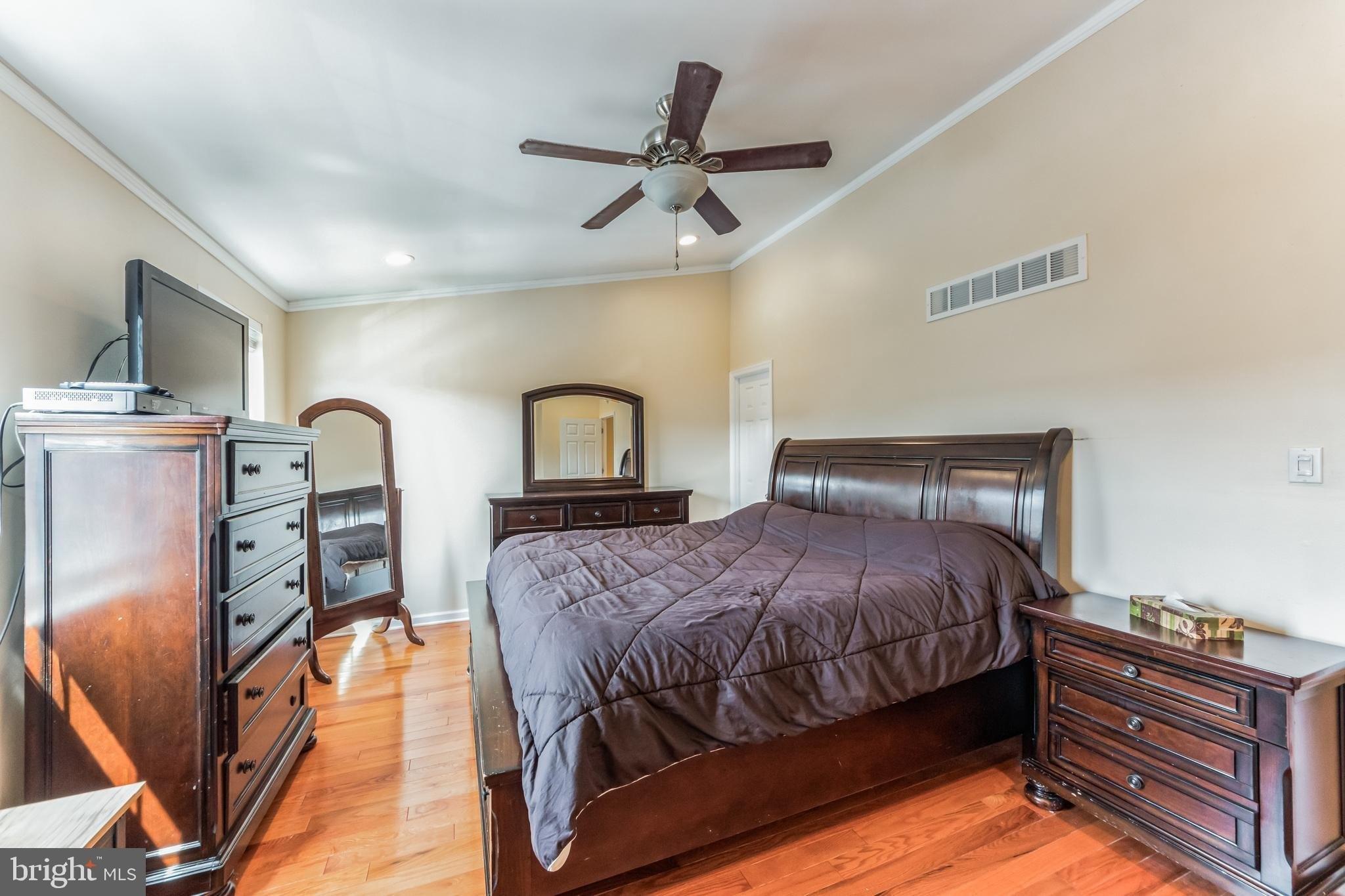 Tarleton Pl, Warminster, PA 18974
