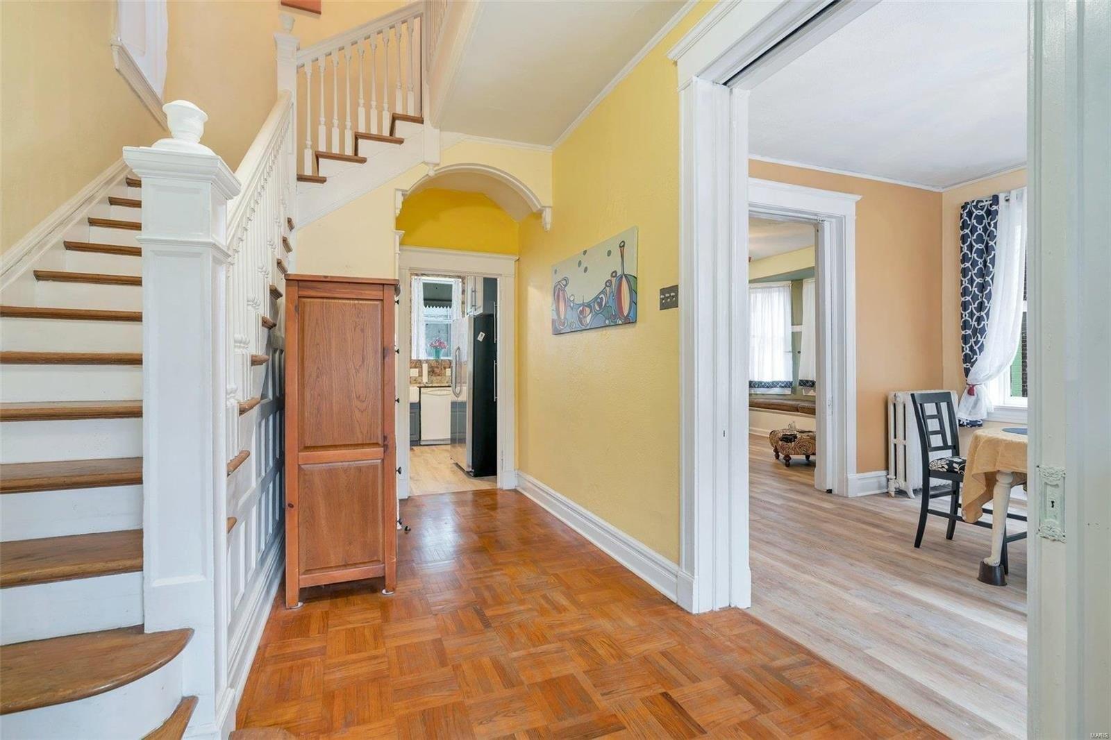 Grace Ave, Saint Louis, MO 63116