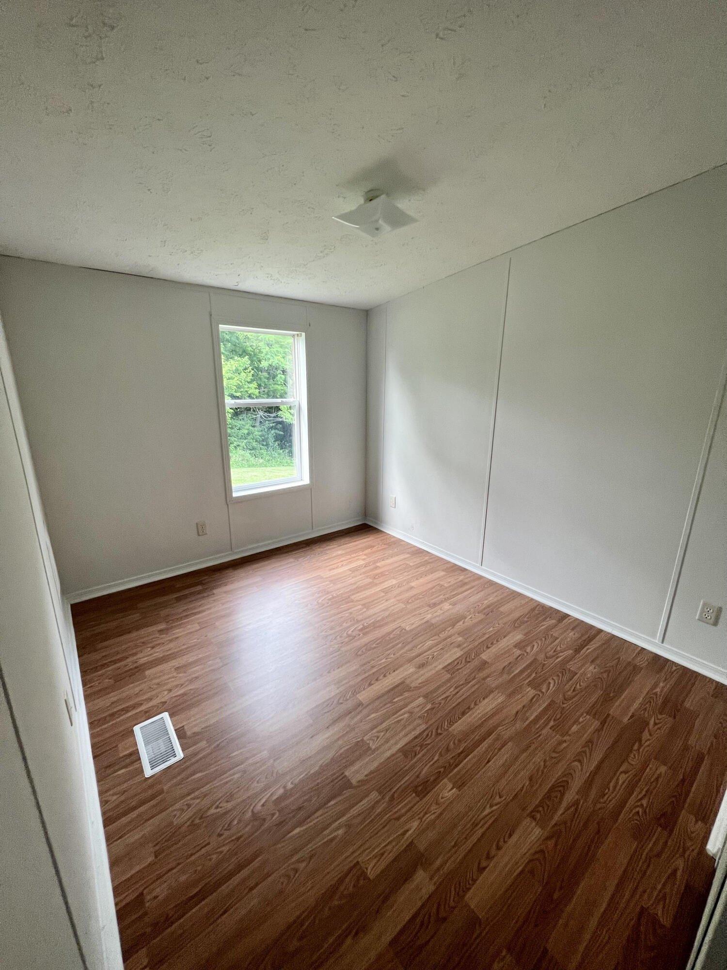 Willow Pointe Dr, Glencoe, KY 41046