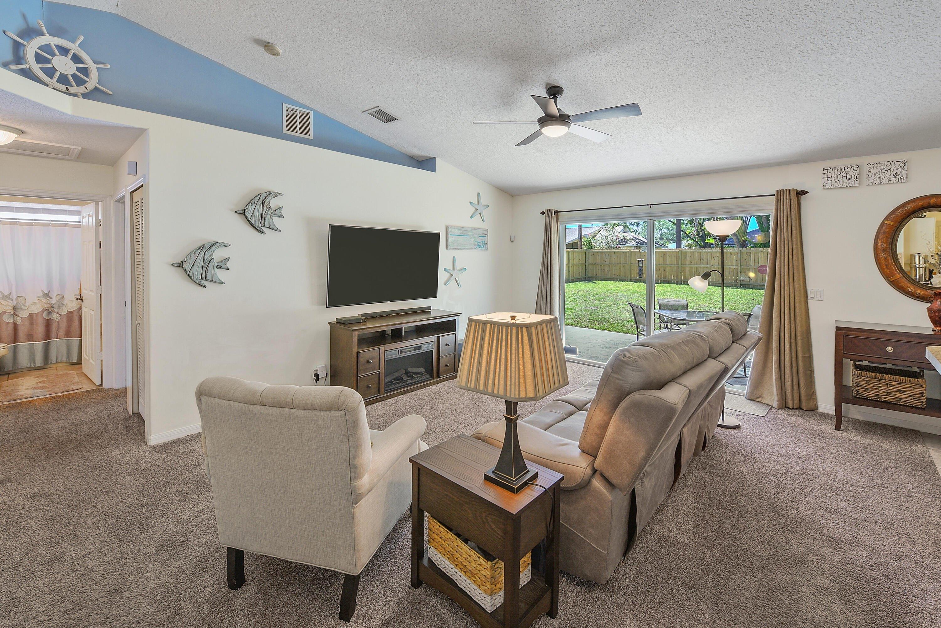 Sw Davis St, Port Saint Lucie, FL 34953
