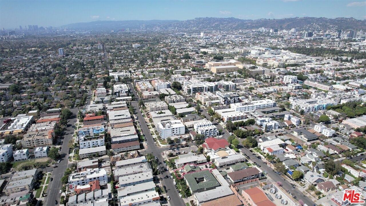 Rosewood Ave, Los Angeles, CA 90004