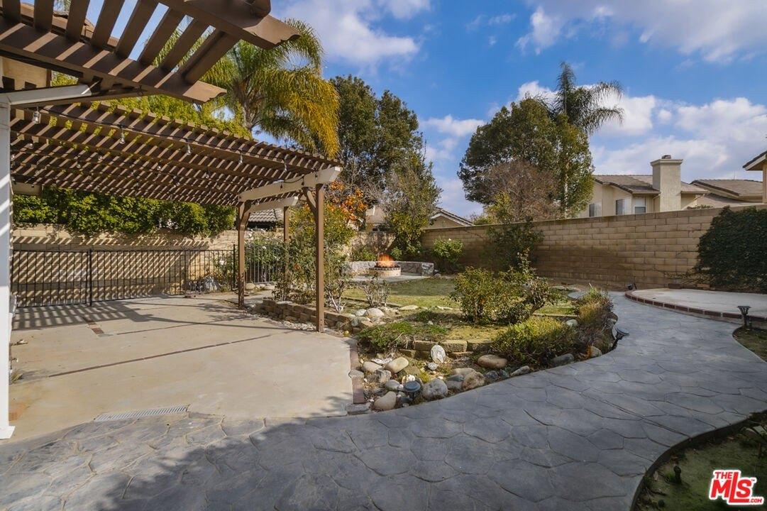 Fairfield Rd, Simi Valley, CA 93065
