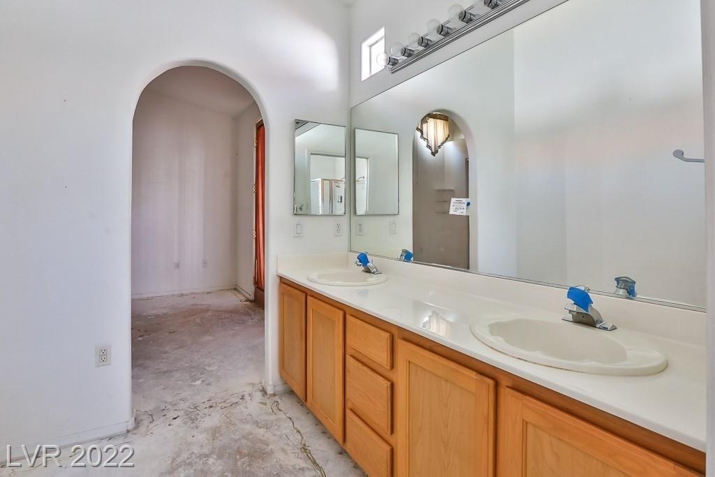 Villa La Rae Ave, Las Vegas, NV 89147