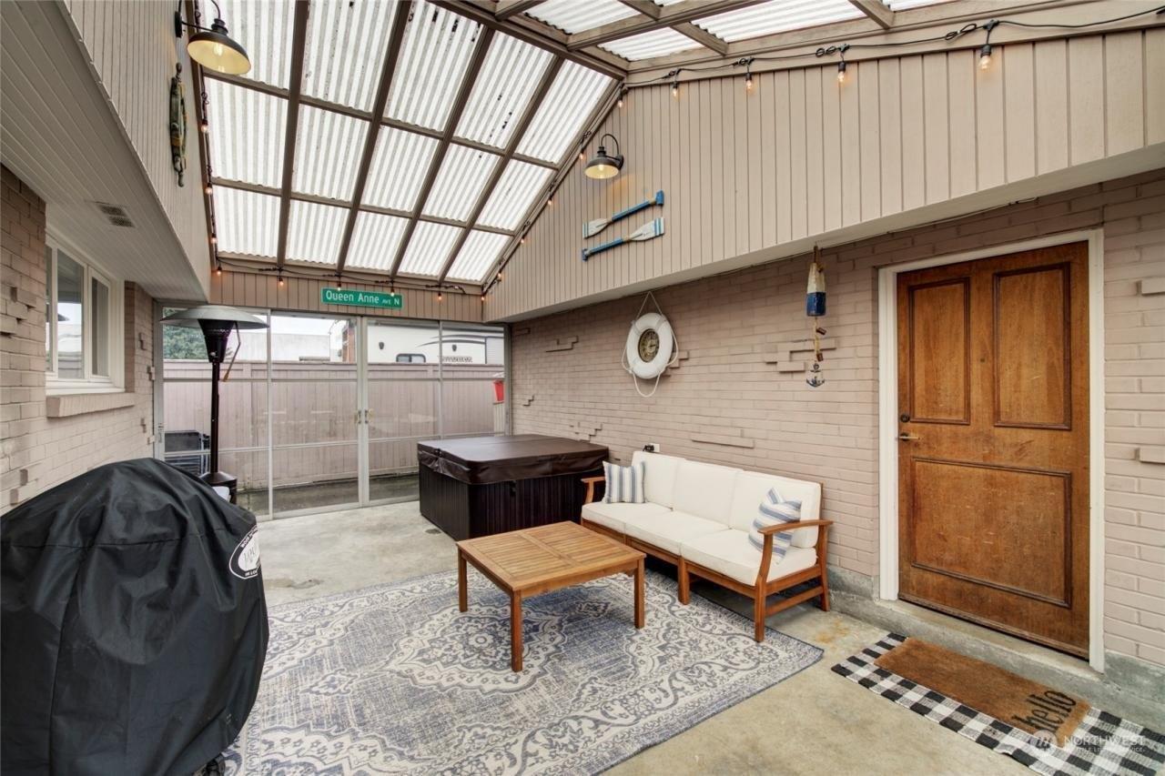 Rucker Ave, Everett, WA 98203