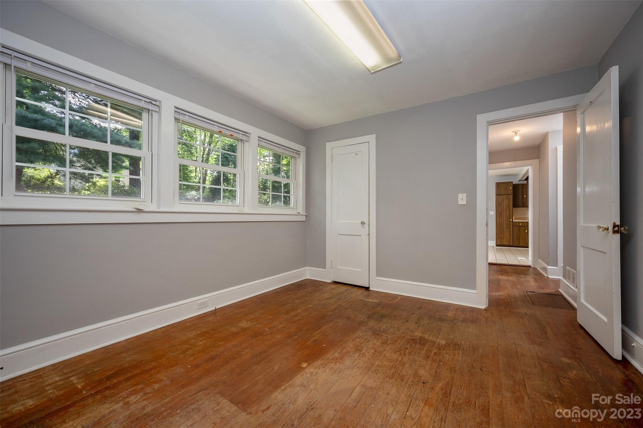 Whitney Ave, Tryon, NC 28782