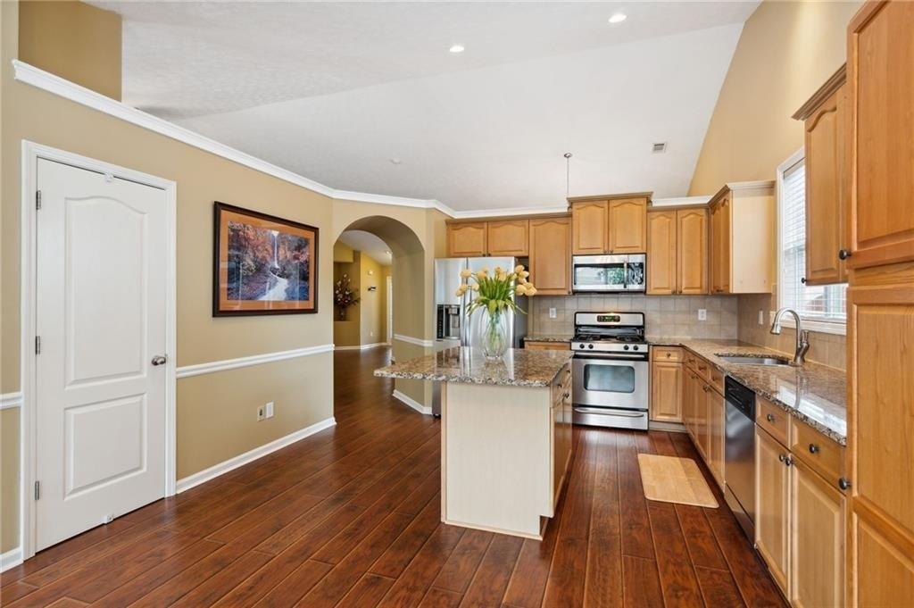 Jameson Cir, Lawrenceville, GA 30043