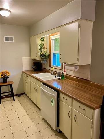 S Rogers Ln, Independence, MO 64055