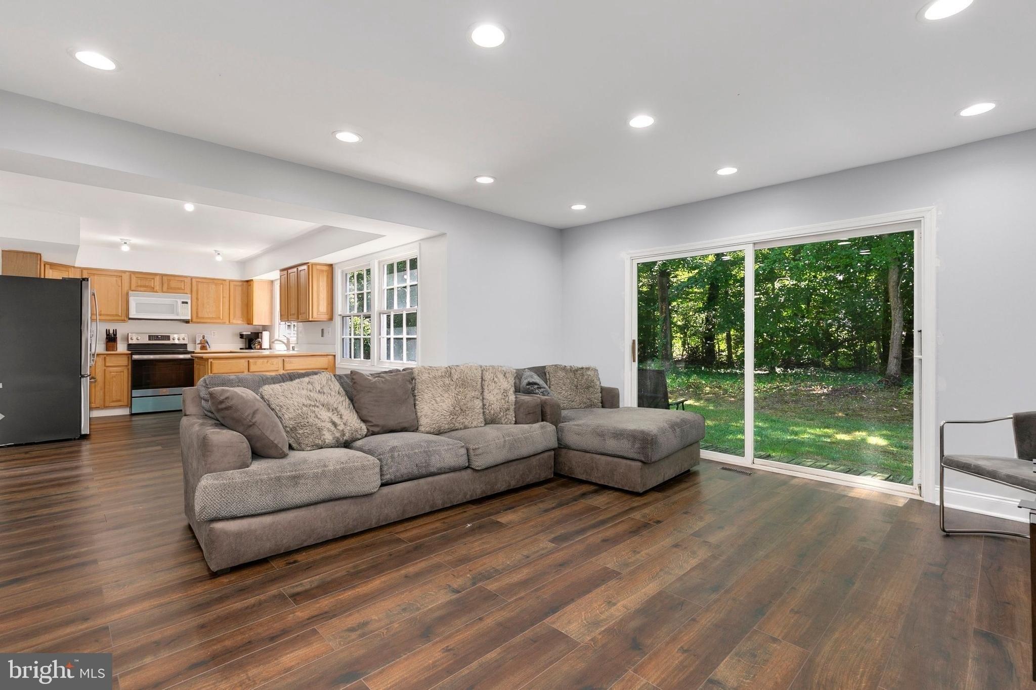 Eastbourne Ln, Laurel, MD 20708