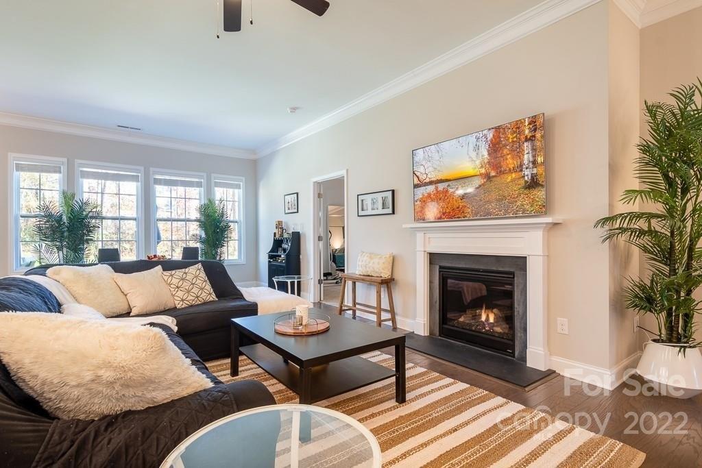 Carver Falls Rd, Charlotte, NC 28214