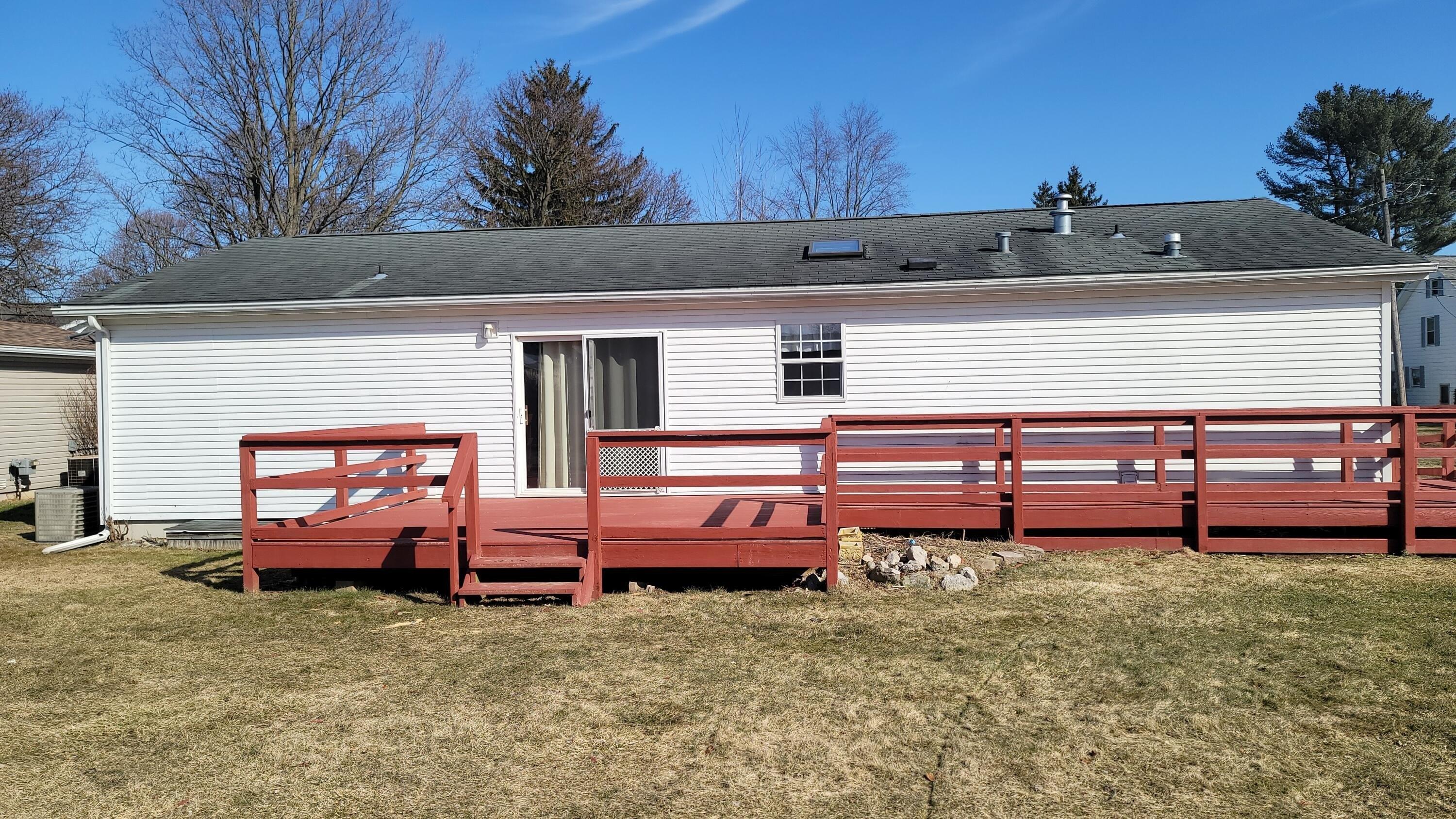 Seymour Ave, Jackson, MI 49202