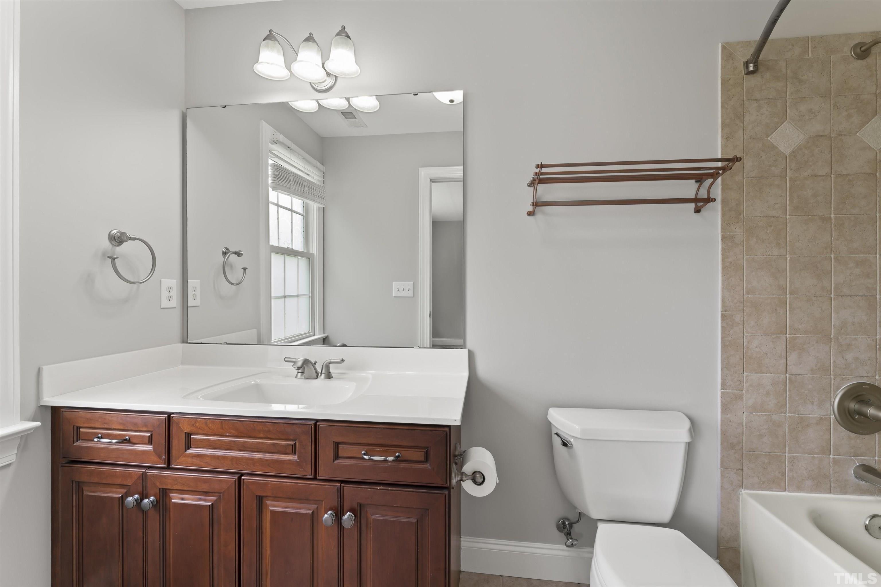 Kensington Manor Ln, Wake Forest, NC 27587