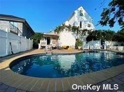 Thornhill Ave, Little Neck, NY 11362